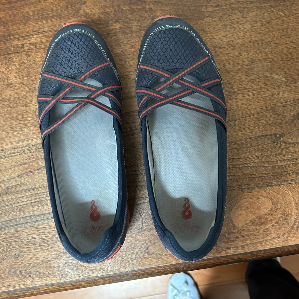 AHNU navy/red Mary Jane slip-on casual shoes, 9.5